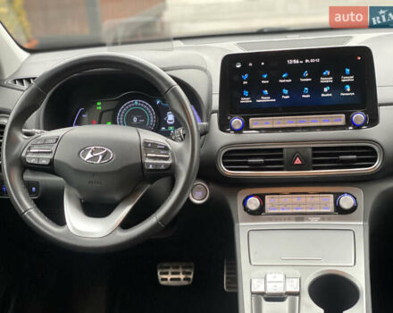 Серый Хендай Kona, объемом двигателя 0 л и пробегом 78 тыс. км за 17999 $, фото 33 на Automoto.ua