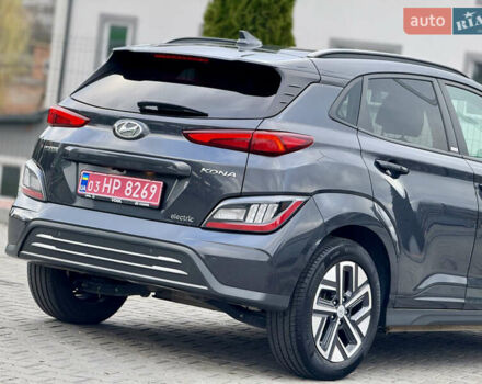 Серый Хендай Kona, объемом двигателя 0 л и пробегом 56 тыс. км за 17299 $, фото 21 на Automoto.ua