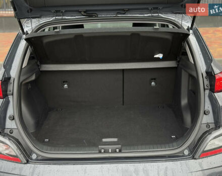 Серый Хендай Kona, объемом двигателя 0 л и пробегом 52 тыс. км за 17299 $, фото 63 на Automoto.ua