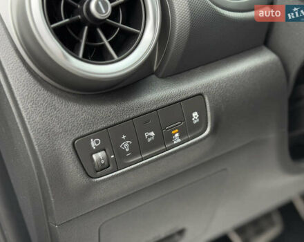 Серый Хендай Kona, объемом двигателя 0 л и пробегом 52 тыс. км за 17299 $, фото 56 на Automoto.ua