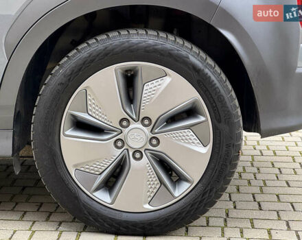 Серый Хендай Kona, объемом двигателя 0 л и пробегом 82 тыс. км за 17888 $, фото 29 на Automoto.ua