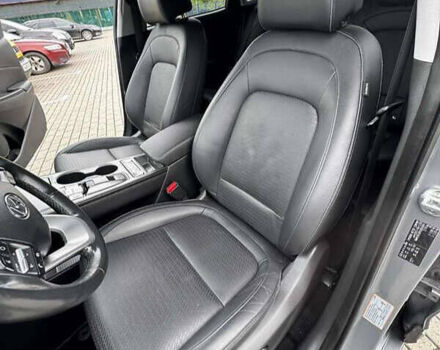 Серый Хендай Kona, объемом двигателя 0 л и пробегом 128 тыс. км за 16000 $, фото 12 на Automoto.ua