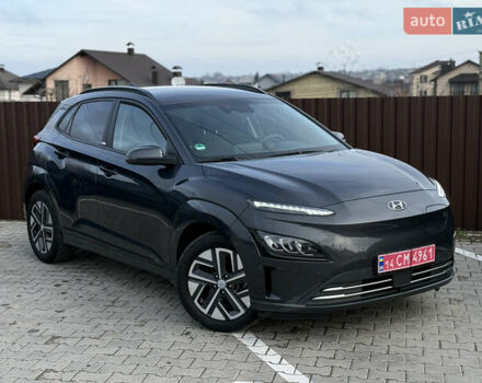 Серый Хендай Kona, объемом двигателя 0 л и пробегом 41 тыс. км за 18000 $, фото 9 на Automoto.ua