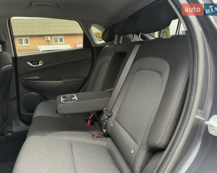 Серый Хендай Kona, объемом двигателя 0 л и пробегом 56 тыс. км за 17299 $, фото 50 на Automoto.ua