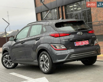 Серый Хендай Kona, объемом двигателя 0 л и пробегом 52 тыс. км за 17299 $, фото 9 на Automoto.ua