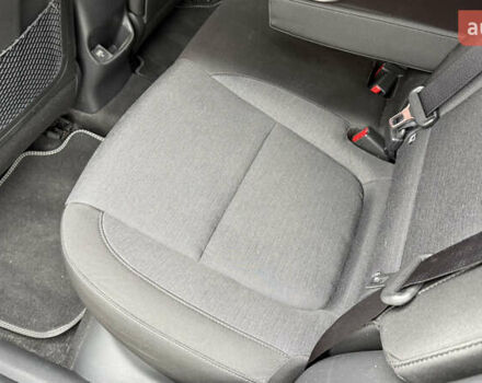 Серый Хендай Kona, объемом двигателя 0 л и пробегом 50 тыс. км за 18500 $, фото 45 на Automoto.ua