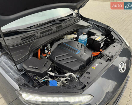 Серый Хендай Kona, объемом двигателя 0 л и пробегом 56 тыс. км за 17299 $, фото 55 на Automoto.ua