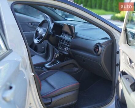 Сірий Хендай Kona, об'ємом двигуна 1.6 л та пробігом 17 тис. км за 25500 $, фото 13 на Automoto.ua