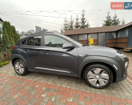 Серый Хендай Kona, объемом двигателя 0 л и пробегом 78 тыс. км за 17999 $, фото 13 на Automoto.ua
