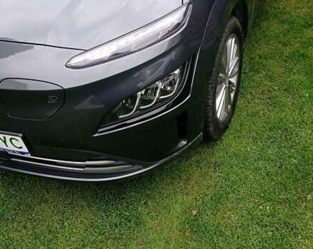 Серый Хендай Kona, объемом двигателя 0 л и пробегом 75 тыс. км за 17435 $, фото 8 на Automoto.ua