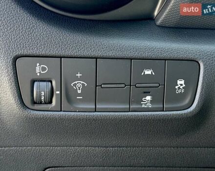 Серый Хендай Kona, объемом двигателя 0 л и пробегом 113 тыс. км за 17200 $, фото 20 на Automoto.ua