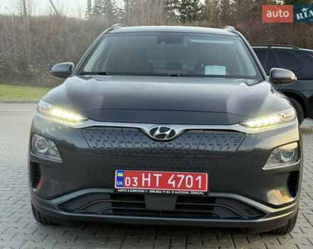 Серый Хендай Kona, объемом двигателя 0 л и пробегом 71 тыс. км за 17999 $, фото 8 на Automoto.ua