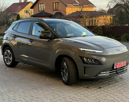 Серый Хендай Kona, объемом двигателя 0 л и пробегом 42 тыс. км за 17900 $, фото 9 на Automoto.ua