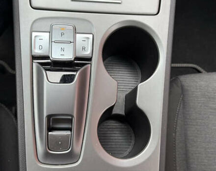 Серый Хендай Kona, объемом двигателя 0 л и пробегом 50 тыс. км за 18500 $, фото 36 на Automoto.ua