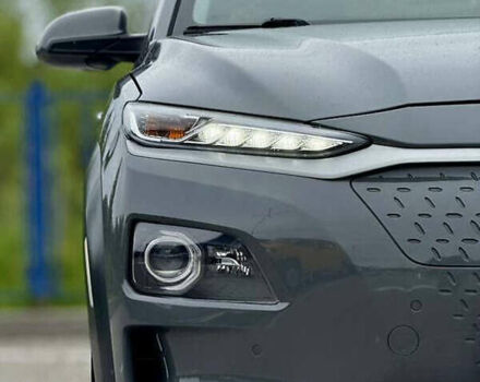 Серый Хендай Kona, объемом двигателя 0 л и пробегом 128 тыс. км за 16000 $, фото 3 на Automoto.ua