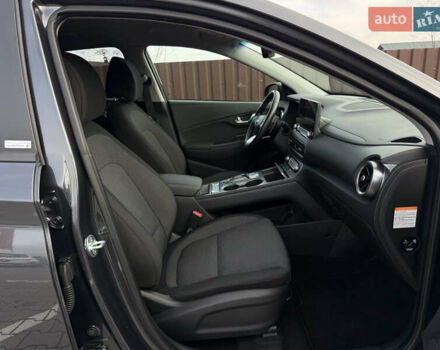 Серый Хендай Kona, объемом двигателя 0 л и пробегом 41 тыс. км за 18000 $, фото 21 на Automoto.ua