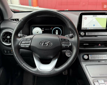 Серый Хендай Kona, объемом двигателя 0 л и пробегом 50 тыс. км за 18500 $, фото 64 на Automoto.ua