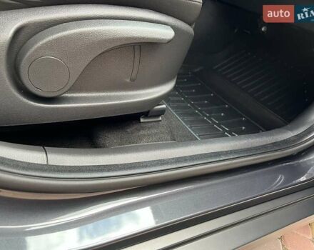 Серый Хендай Kona, объемом двигателя 0 л и пробегом 114 тыс. км за 19950 $, фото 16 на Automoto.ua