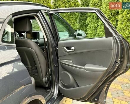 Сірий Хендай Kona, об'ємом двигуна 0 л та пробігом 44 тис. км за 16999 $, фото 22 на Automoto.ua