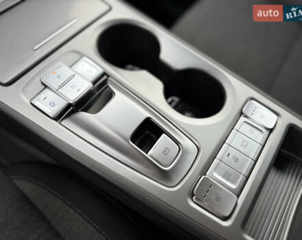 Серый Хендай Kona, объемом двигателя 0 л и пробегом 40 тыс. км за 15999 $, фото 30 на Automoto.ua