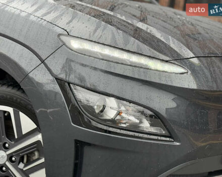 Серый Хендай Kona, объемом двигателя 0 л и пробегом 52 тыс. км за 17299 $, фото 23 на Automoto.ua