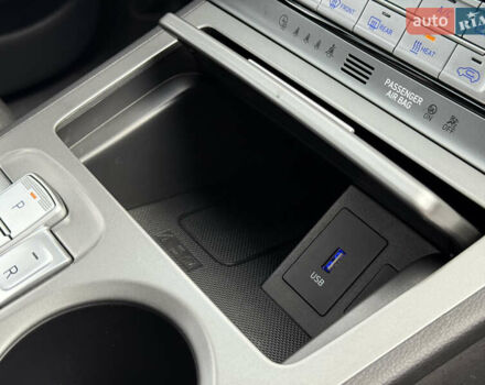 Серый Хендай Kona, объемом двигателя 0 л и пробегом 56 тыс. км за 17299 $, фото 43 на Automoto.ua