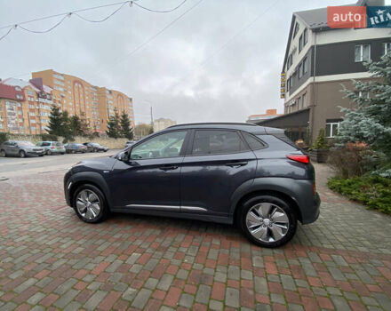 Серый Хендай Kona, объемом двигателя 0 л и пробегом 78 тыс. км за 17999 $, фото 9 на Automoto.ua