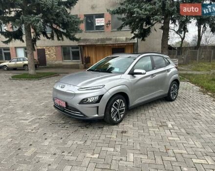 Серый Хендай Kona, объемом двигателя 0 л и пробегом 61 тыс. км за 17900 $, фото 9 на Automoto.ua
