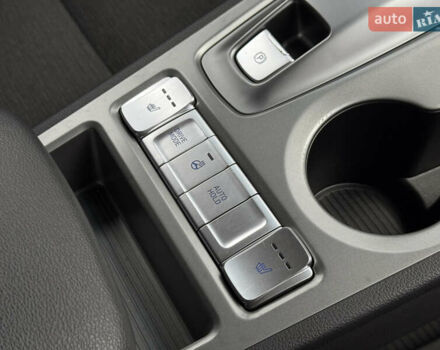 Серый Хендай Kona, объемом двигателя 0 л и пробегом 56 тыс. км за 17299 $, фото 40 на Automoto.ua