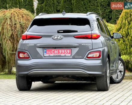 Серый Хендай Kona, объемом двигателя 0 л и пробегом 82 тыс. км за 17888 $, фото 21 на Automoto.ua