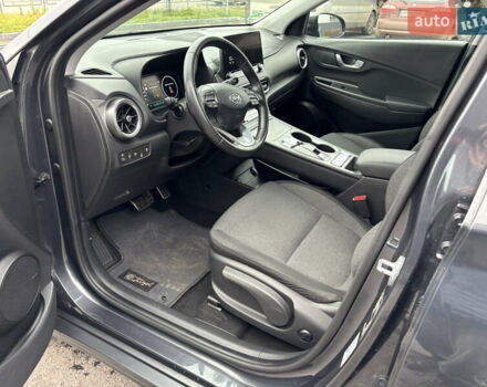 Серый Хендай Kona, объемом двигателя 0 л и пробегом 38 тыс. км за 17800 $, фото 8 на Automoto.ua