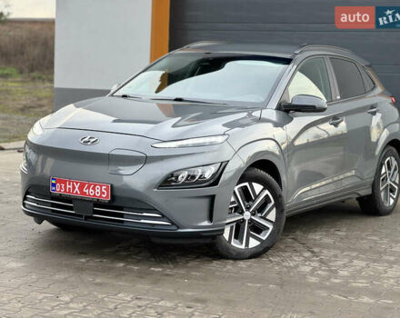 Серый Хендай Kona, объемом двигателя 0 л и пробегом 40 тыс. км за 15999 $, фото 1 на Automoto.ua