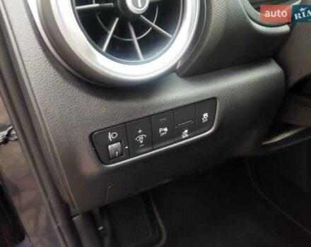 Серый Хендай Kona, объемом двигателя 0 л и пробегом 30 тыс. км за 15999 $, фото 18 на Automoto.ua