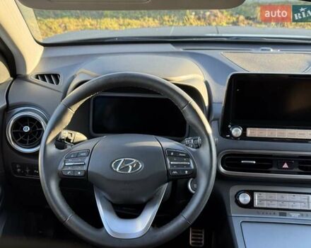 Серый Хендай Kona, объемом двигателя 0 л и пробегом 51 тыс. км за 16999 $, фото 15 на Automoto.ua