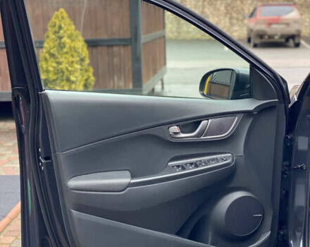 Серый Хендай Kona, объемом двигателя 0 л и пробегом 78 тыс. км за 17999 $, фото 28 на Automoto.ua