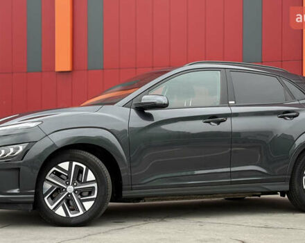 Серый Хендай Kona, объемом двигателя 0 л и пробегом 50 тыс. км за 18500 $, фото 3 на Automoto.ua