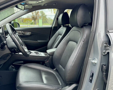 Серый Хендай Kona, объемом двигателя 0 л и пробегом 82 тыс. км за 17888 $, фото 32 на Automoto.ua