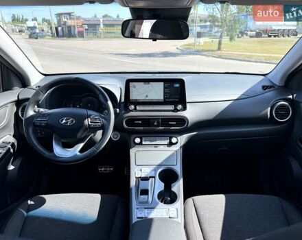Серый Хендай Kona, объемом двигателя 0 л и пробегом 113 тыс. км за 17200 $, фото 13 на Automoto.ua