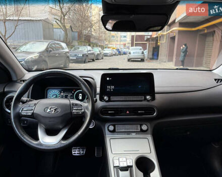 Сірий Хендай Kona, об'ємом двигуна 0 л та пробігом 72 тис. км за 17700 $, фото 18 на Automoto.ua