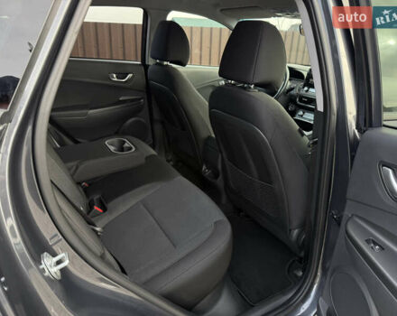 Серый Хендай Kona, объемом двигателя 0 л и пробегом 41 тыс. км за 18000 $, фото 20 на Automoto.ua