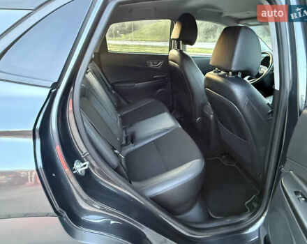 Серый Хендай Kona, объемом двигателя 0 л и пробегом 71 тыс. км за 17999 $, фото 27 на Automoto.ua