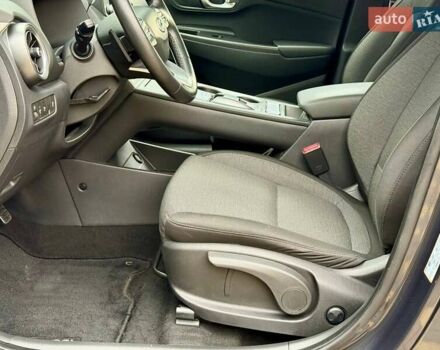 Сірий Хендай Kona, об'ємом двигуна 0 л та пробігом 44 тис. км за 16999 $, фото 18 на Automoto.ua