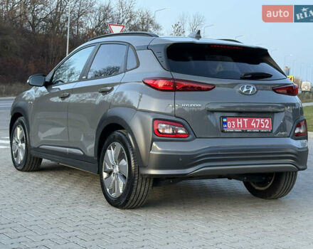 Серый Хендай Kona, объемом двигателя 0 л и пробегом 63 тыс. км за 18900 $, фото 1 на Automoto.ua