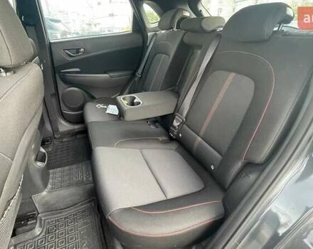 Серый Хендай Kona, объемом двигателя 1.6 л и пробегом 16 тыс. км за 20990 $, фото 7 на Automoto.ua