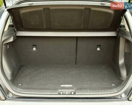 Сірий Хендай Kona, об'ємом двигуна 0 л та пробігом 44 тис. км за 16999 $, фото 11 на Automoto.ua