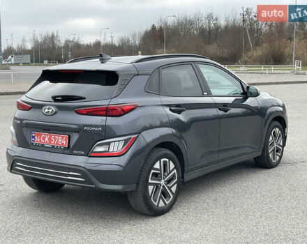 Серый Хендай Kona, объемом двигателя 0 л и пробегом 39 тыс. км за 16999 $, фото 6 на Automoto.ua