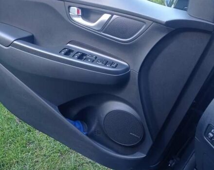 Серый Хендай Kona, объемом двигателя 0 л и пробегом 75 тыс. км за 17435 $, фото 18 на Automoto.ua