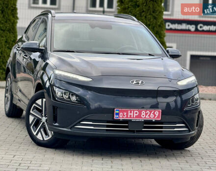 Серый Хендай Kona, объемом двигателя 0 л и пробегом 56 тыс. км за 17299 $, фото 2 на Automoto.ua