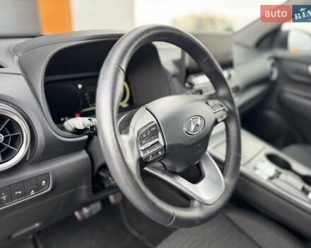 Серый Хендай Kona, объемом двигателя 0 л и пробегом 40 тыс. км за 15999 $, фото 25 на Automoto.ua