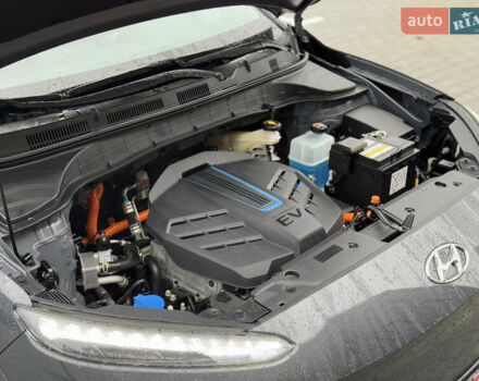 Серый Хендай Kona, объемом двигателя 0 л и пробегом 52 тыс. км за 17299 $, фото 66 на Automoto.ua